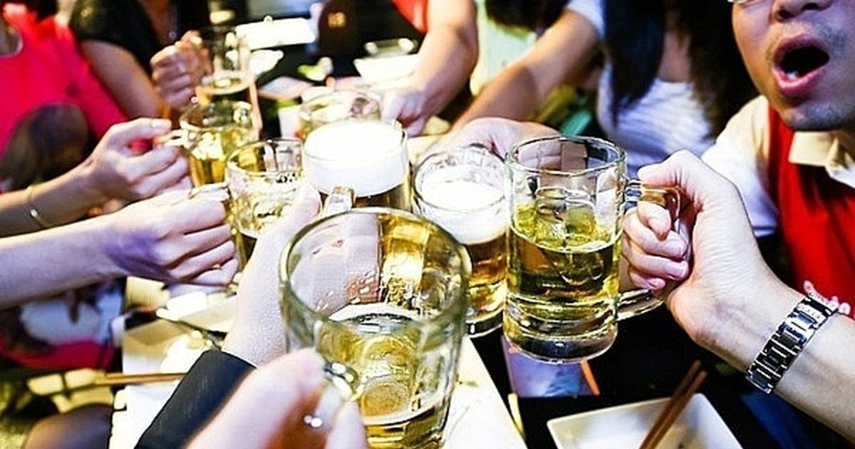 Ép buộc người khác uống rượu bia có thể bị phạt 3 triệu đồng