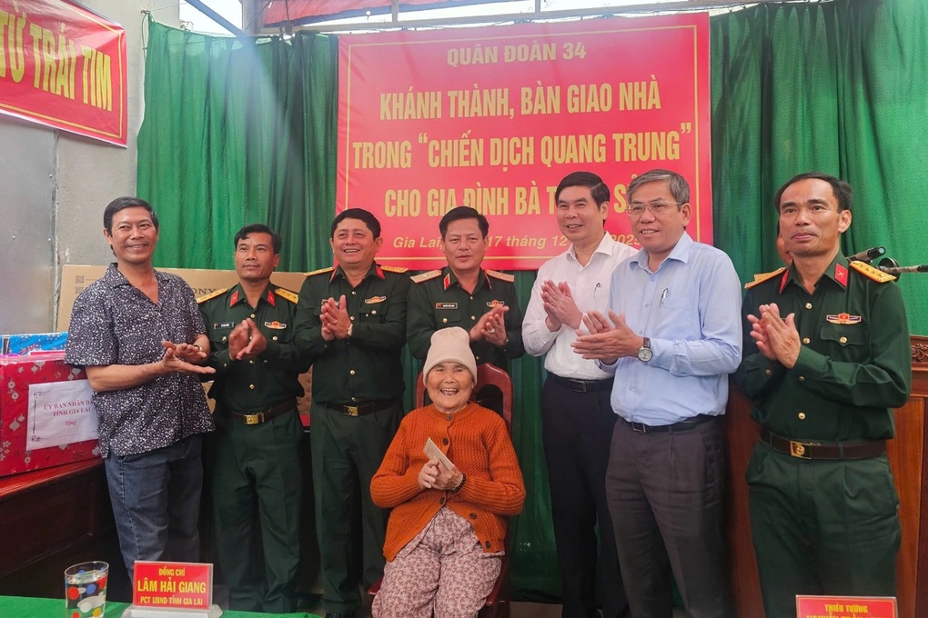Ngôi nhà đầu tiên hoàn thành trong “Chiến dịch Quang Trung” thần tốc - 1 Ngôi nhà đầu tiên hoàn thành trong “Chiến dịch Quang Trung” thần tốc - 1