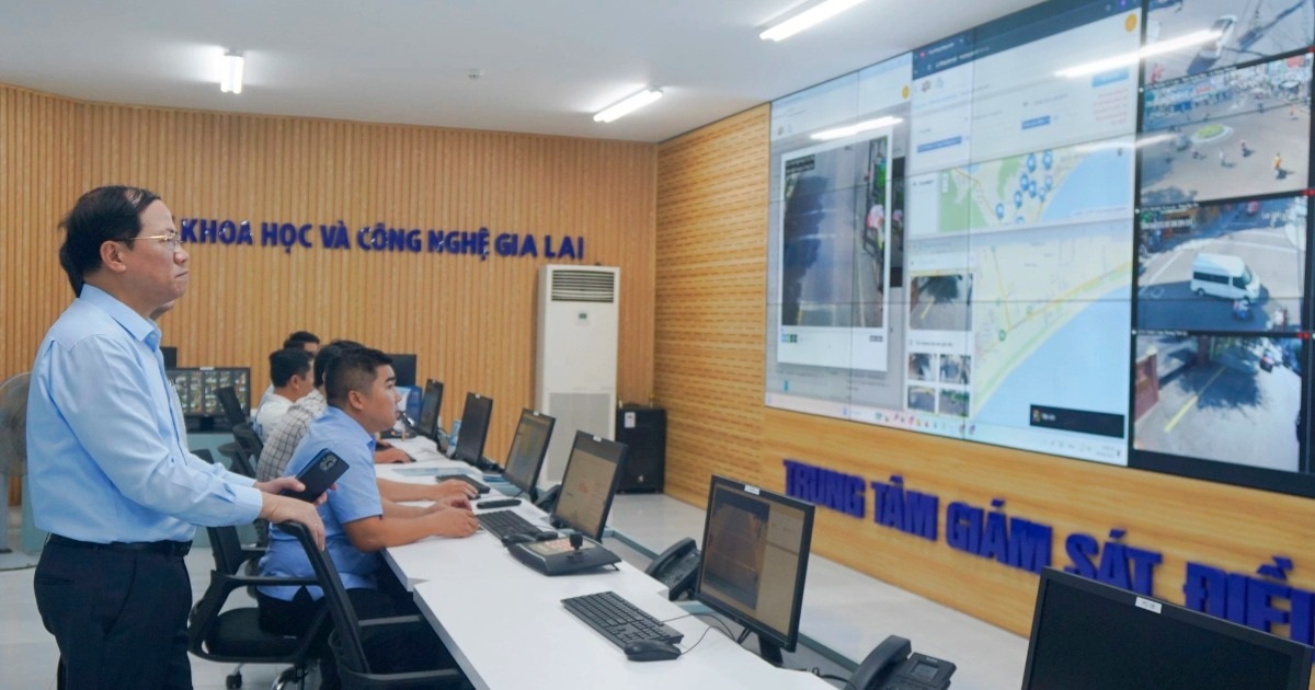 Trường học không tiền mặt, AI giám sát khoáng sản, giao thông