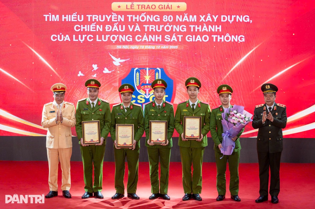 Báo Dân trí giúp lan tỏa ý thức chấp hành pháp luật về an toàn giao thông - 3