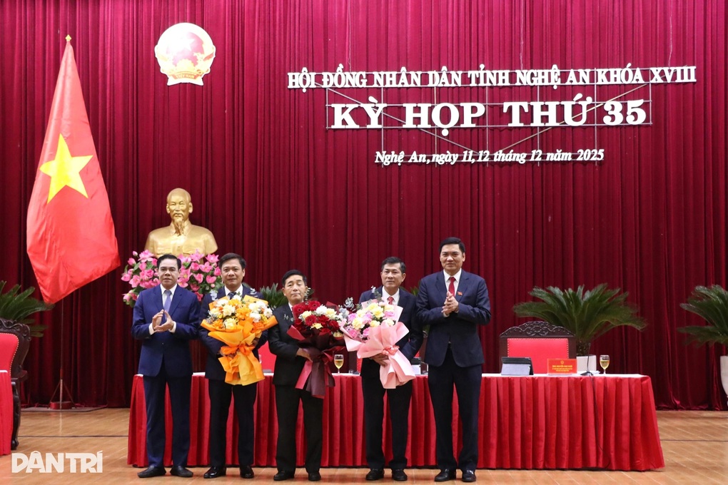 Giáo sư Thái Văn Thành làm Phó Chủ tịch UBND tỉnh Nghệ An - 1