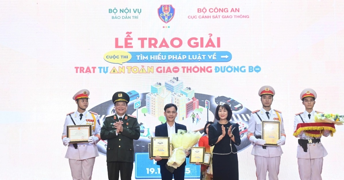 Chia sẻ của 2 thí sinh giành giải Nhì cuộc thi tìm hiểu an toàn giao thông