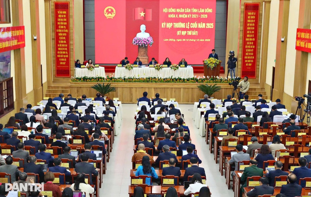 Loạt cao tốc trở thành đột phá tăng trưởng 2 con số ở Lâm Đồng - 1 Loạt cao tốc trở thành đột phá tăng trưởng 2 con số ở Lâm Đồng - 1