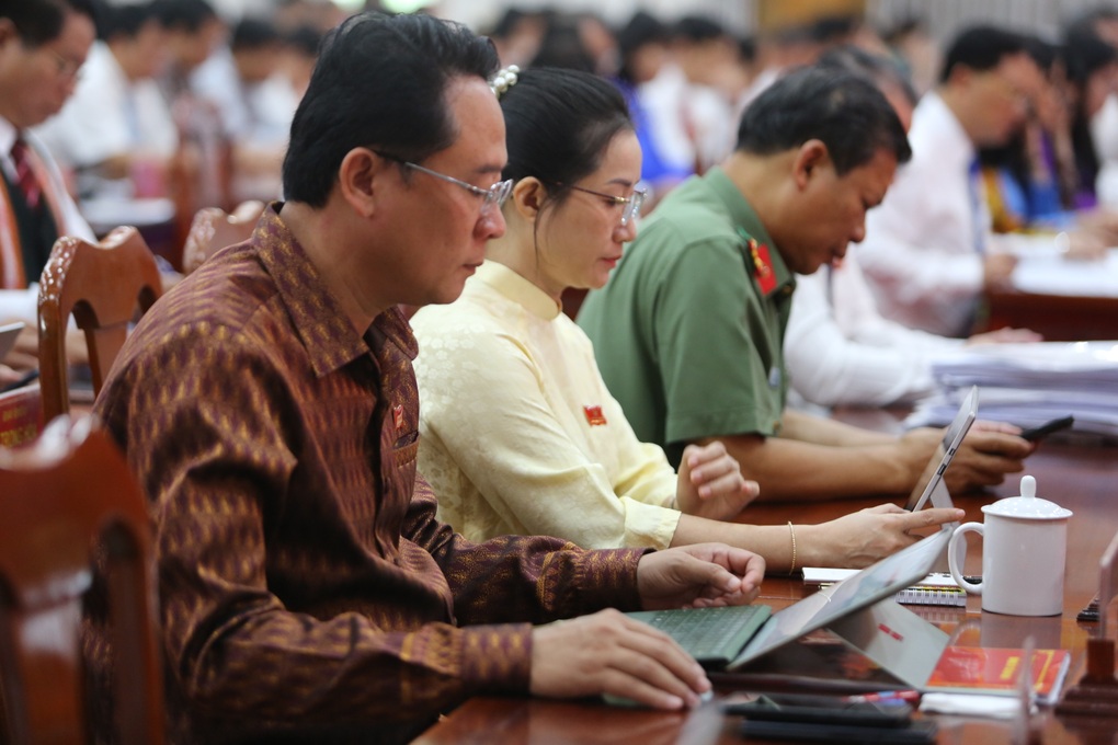 Đồng Nai đề xuất hỗ trợ cán bộ đi làm xa mức cao nhất 10,8 triệu đồng/tháng - 2 Đồng Nai đề xuất hỗ trợ cán bộ đi làm xa mức cao nhất 10,8 triệu đồng/tháng - 2