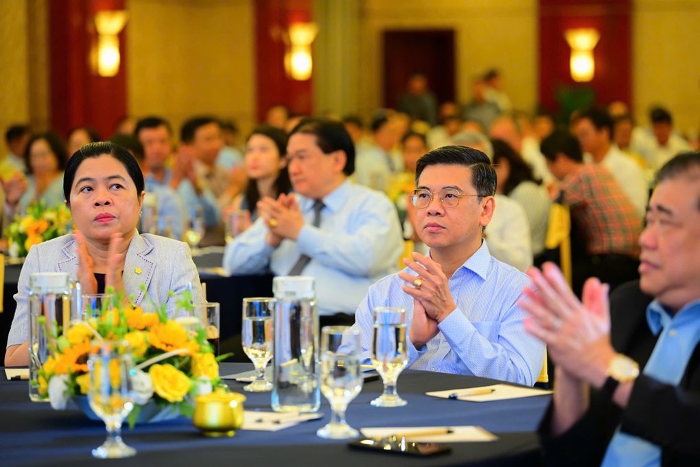 Lãnh đạo các xã, phường và đặc khu ở TPHCM bàn về kết nối du lịch - 2 Lãnh đạo các xã, phường và đặc khu ở TPHCM bàn về kết nối du lịch - 2