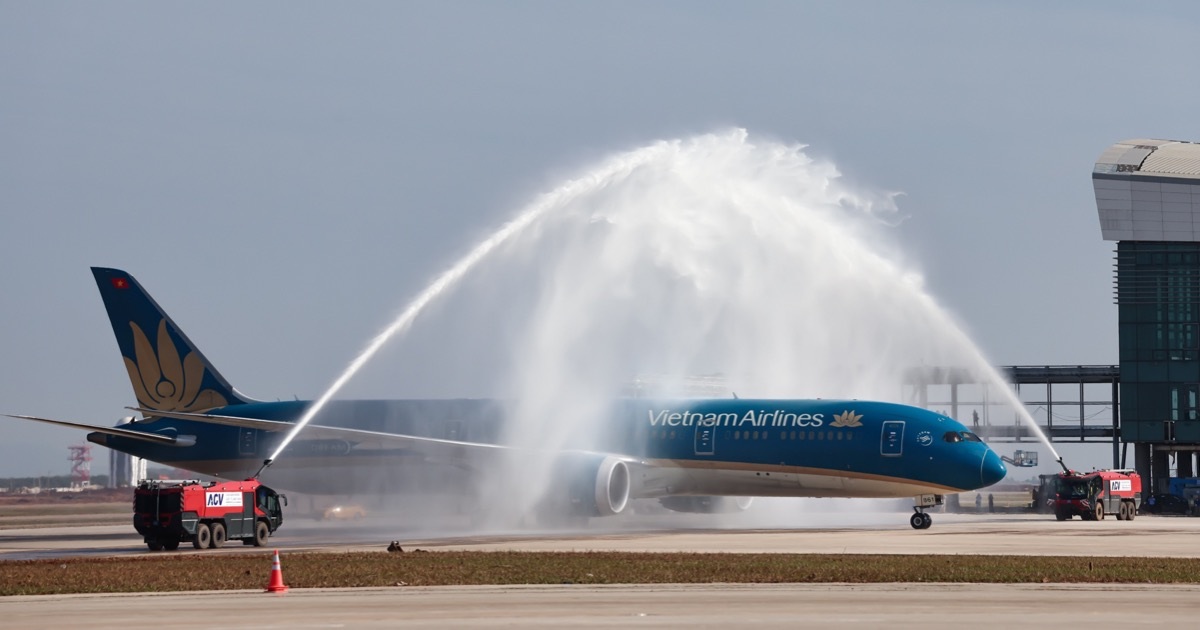Những chuyến bay chính thức đầu tiên hạ cánh sân bay Long Thành