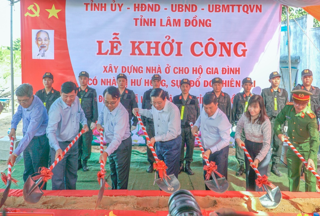 Lâm Đồng khởi công 6 căn nhà hỗ trợ người dân bị thiệt hại do thiên tai - 1 Lâm Đồng khởi công 6 căn nhà hỗ trợ người dân bị thiệt hại do thiên tai - 1