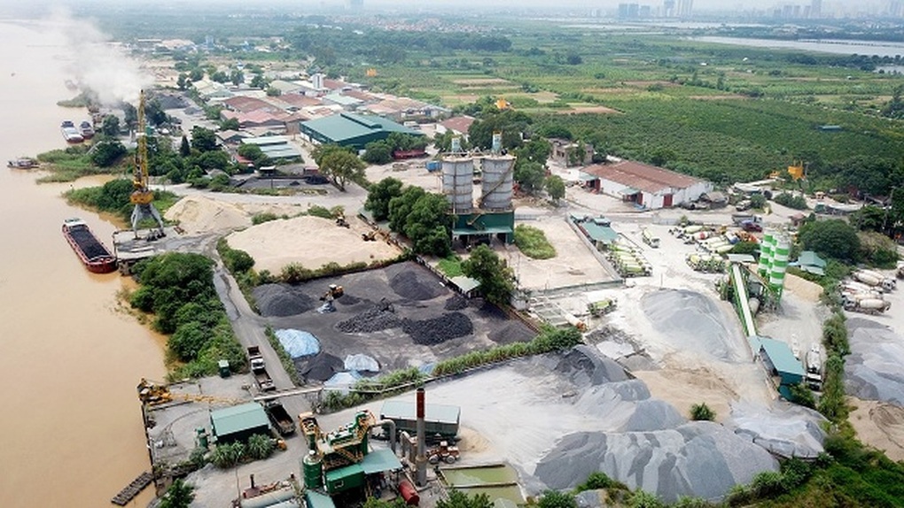 Vụ 25 trạm bê tông ven sông ở Hà Nội: Cán bộ chỉ kiểm điểm rút kinh nghiệm - 2