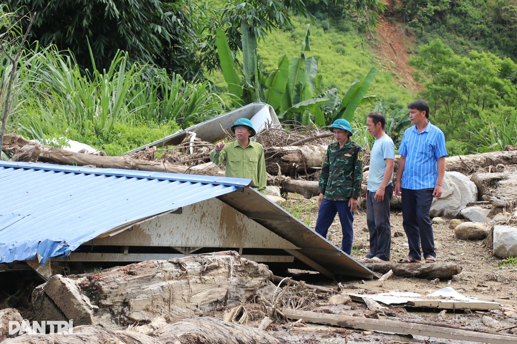 Dân mất hết do bão lũ, lấy đâu 250 triệu đồng làm nhà chờ nhận hỗ trợ? - 2 Dân mất hết do bão lũ, lấy đâu 250 triệu đồng làm nhà chờ nhận hỗ trợ? - 2