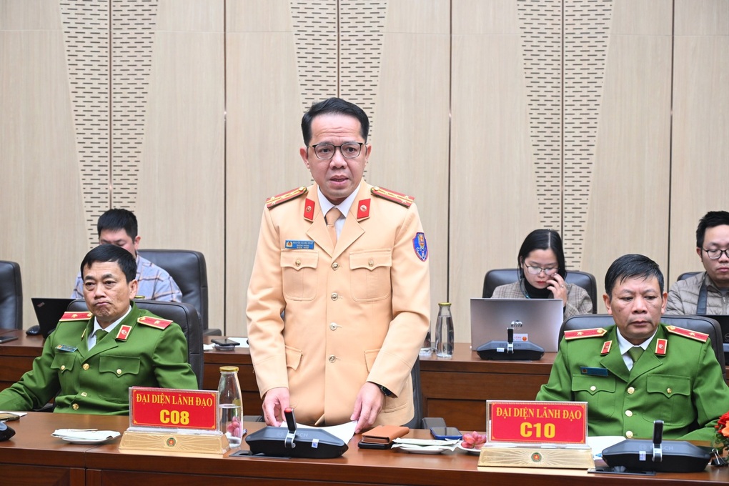 Có camera AI, vì sao vẫn cần CSGT trực tiếp xuống đường? - 1 Có camera AI, vì sao vẫn cần CSGT trực tiếp xuống đường? - 1