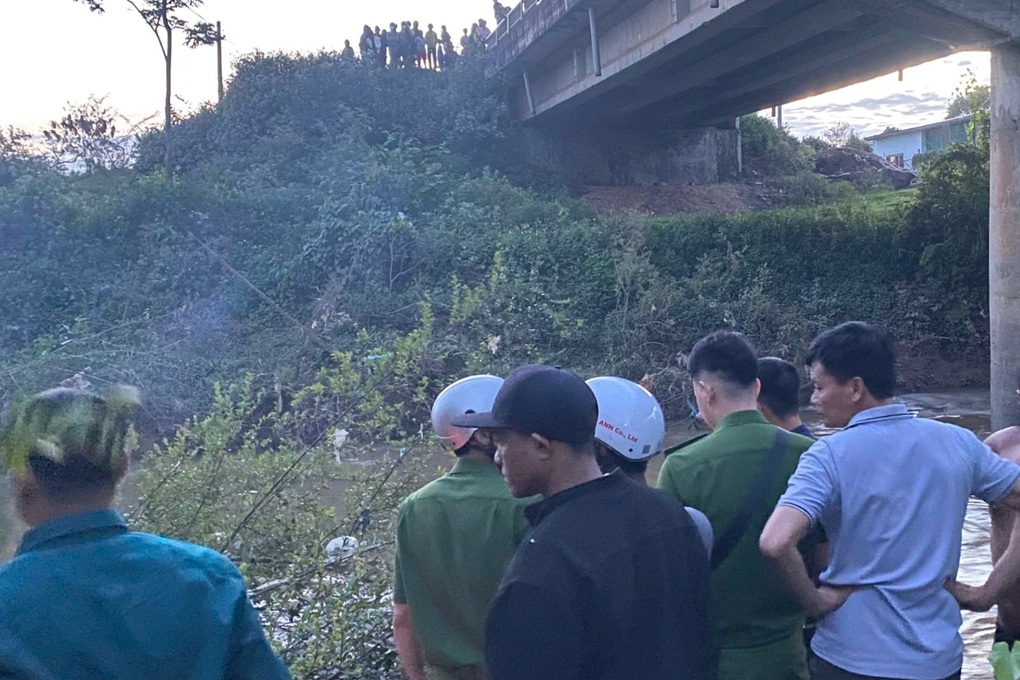 Tìm thấy thi thể bé trai bị mất tích ở Lâm Đồng - 1 Tìm thấy thi thể bé trai bị mất tích ở Lâm Đồng - 1