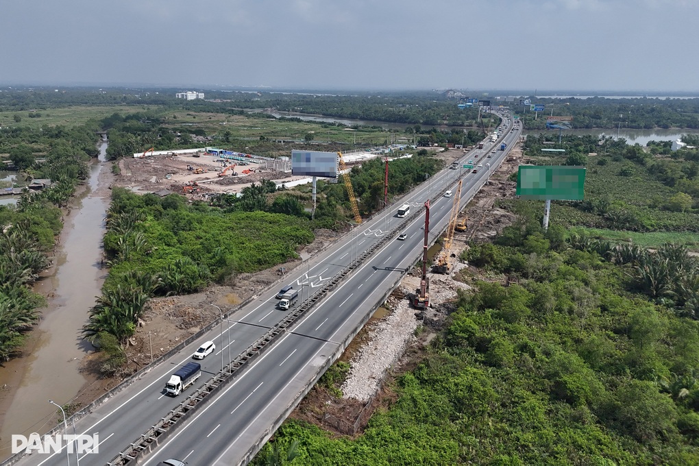 Dự án mở rộng cao tốc cửa ngõ TPHCM nguy cơ kẹt mặt bằng, vật liệu - 1 Dự án mở rộng cao tốc cửa ngõ TPHCM nguy cơ kẹt mặt bằng, vật liệu - 1