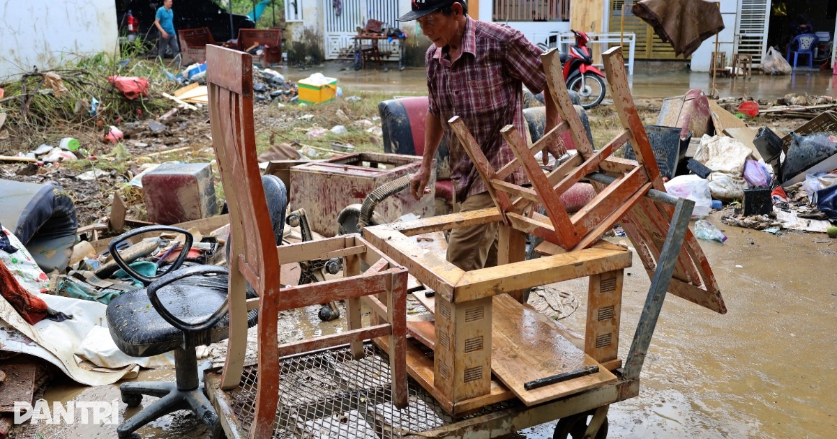 Khánh Hòa nới chính sách hỗ trợ người dân vùng lũ lụt