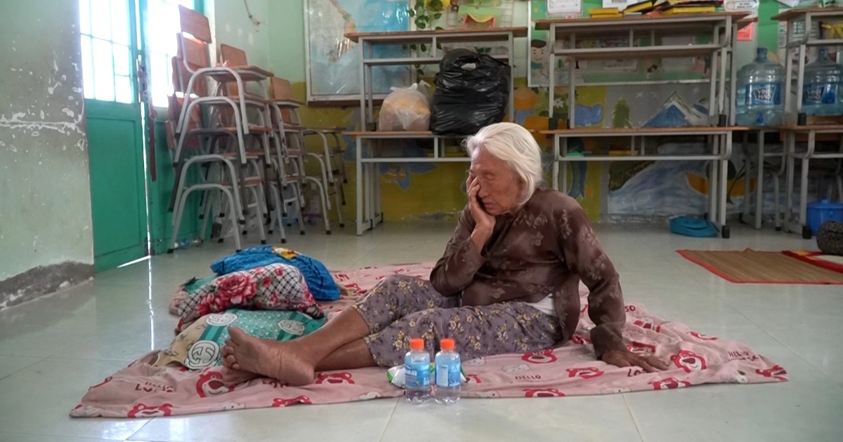 Hơn 30 người cao tuổi ở Lâm Đồng chưa thể trở về nhà sau lũ