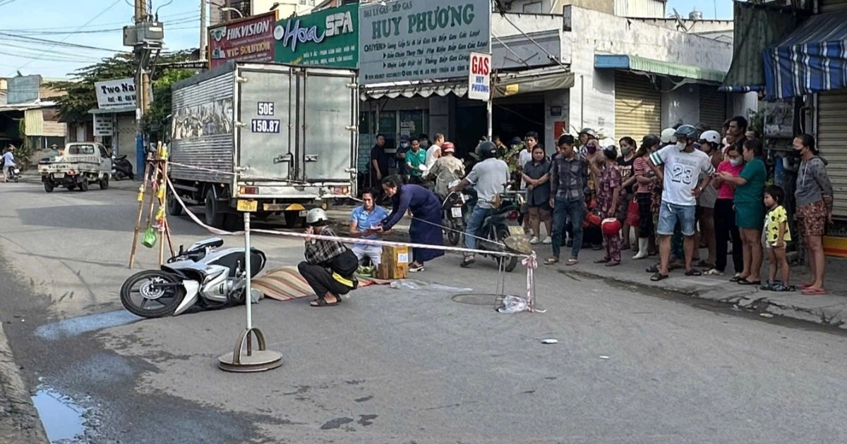 Tránh xe ba gác đậu ngược chiều, người phụ nữ bị ô tô cán tử vong ở TPHCM