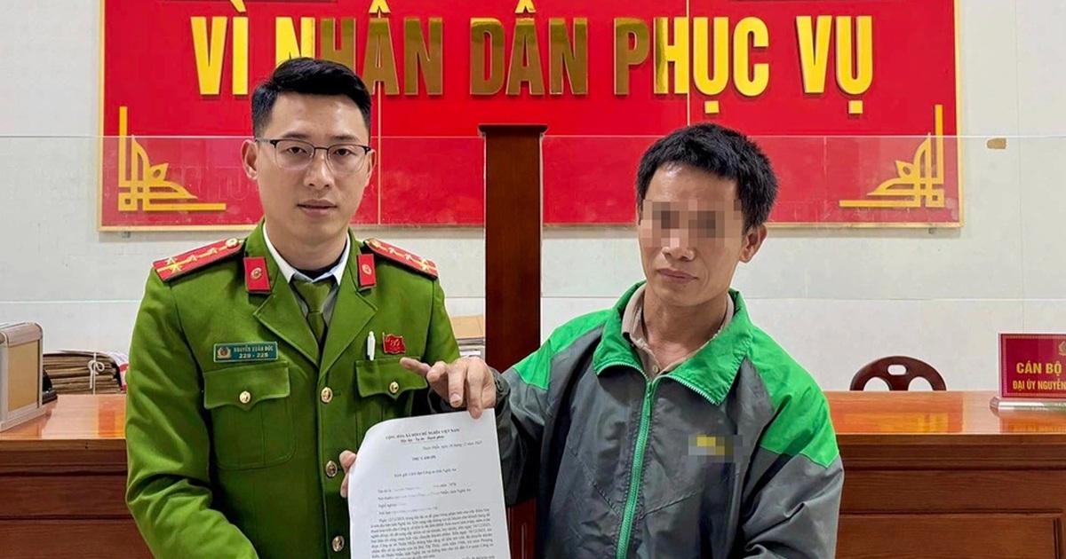 Người giao hàng ngạc nhiên, vui mừng khi nhận được điện thoại của công an