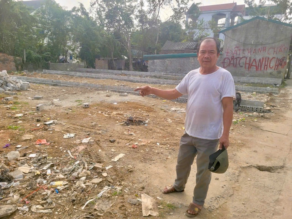 Hy hữu mảnh đất 420m2 ở Hà Nội được cấp hai sổ đỏ cho hai người - 1