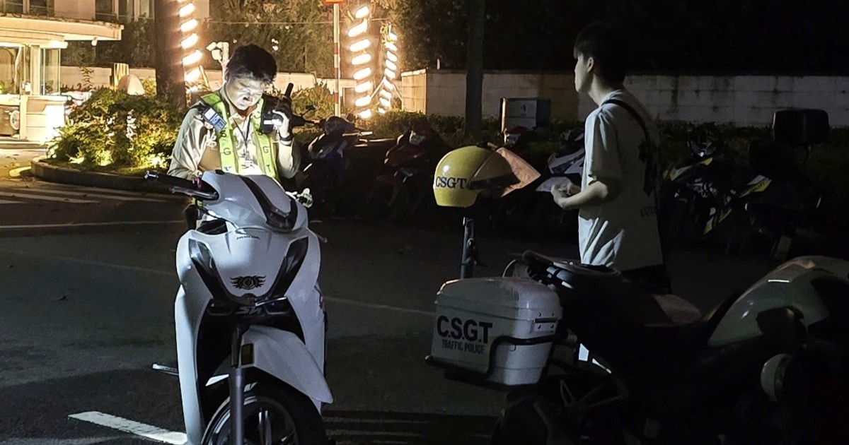 CSGT mật phục xử lý hàng chục “quái xế” nẹt pô trong đêm Giáng sinh ở TPHCM