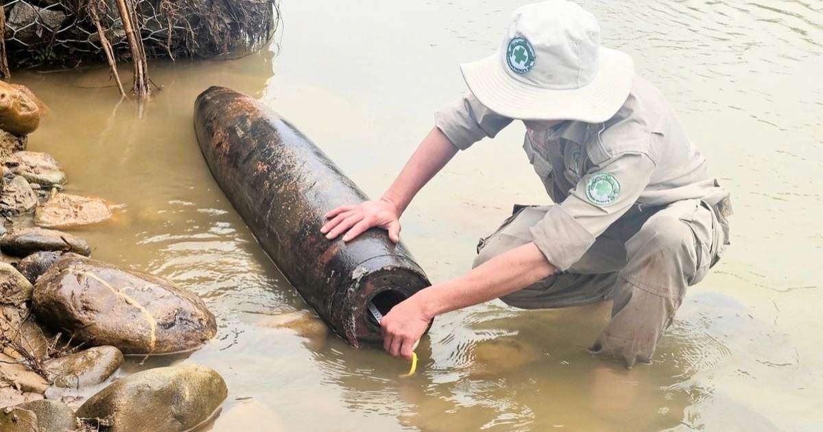 Quả bom nặng 227kg nằm gần chợ và bến xe