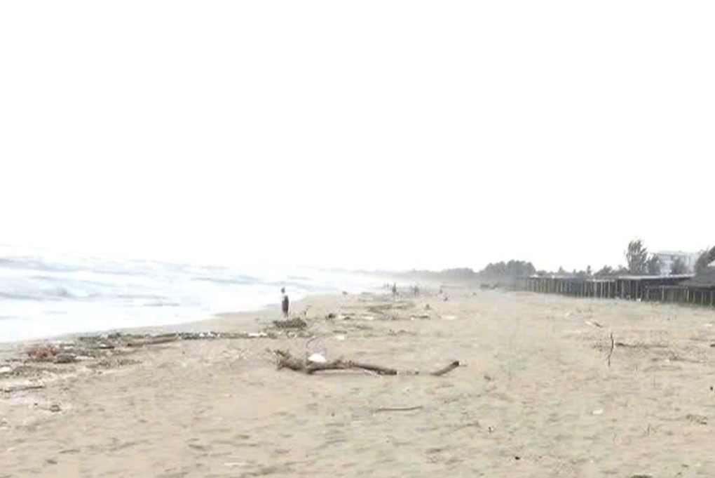 Phát hiện thi thể không còn nguyên vẹn dạt vào bờ biển - 1 Phát hiện thi thể không còn nguyên vẹn dạt vào bờ biển - 1