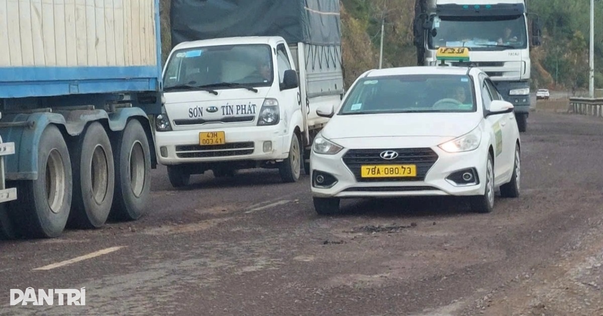 Quốc lộ 1D nối Gia Lai – Đắk Lắk xuất hiện “ổ gà, ổ voi” sau mưa kéo dài