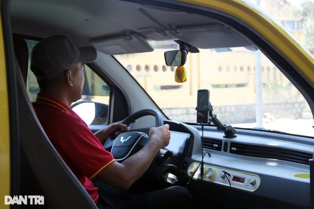 Quy định mới của Chính phủ: Dùng xe trên 8 chỗ kinh doanh taxi sẽ bị phạt - 1