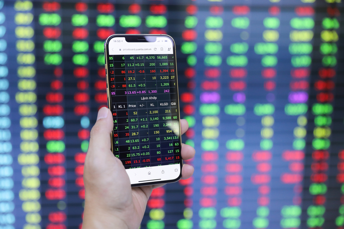 Sàn HoSE sắp thêm cổ phiếu ngân hàng