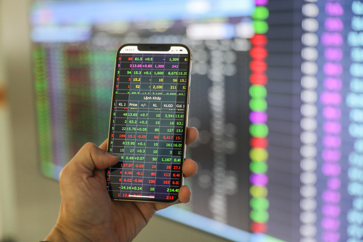 VN-Index tăng mạnh nhất một tháng