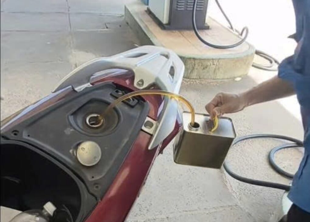 Cây xăng ở Lâm Đồng không nhận chuyển khoản, hút lại nhiên liệu đã bán - 1 Cây xăng ở Lâm Đồng không nhận chuyển khoản, hút lại nhiên liệu đã bán - 1