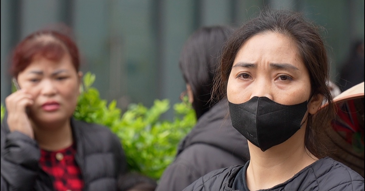 Hà Nội: Tiểu thương rơi nước mắt, xót xa nhìn chợ Xanh bị lửa thiêu trụi