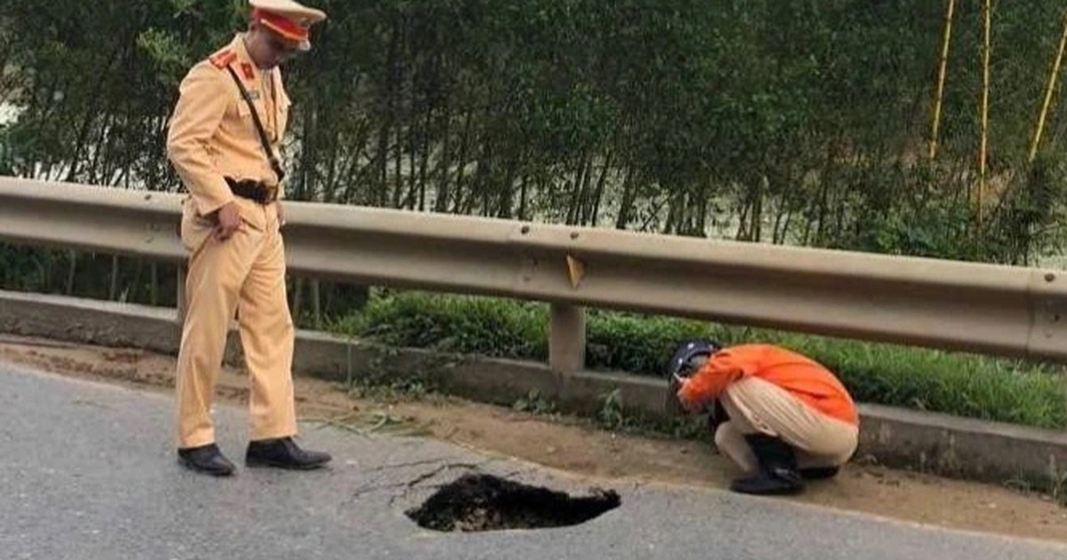 Hố sụt lún xuất hiện trên tuyến quốc lộ huyết mạch