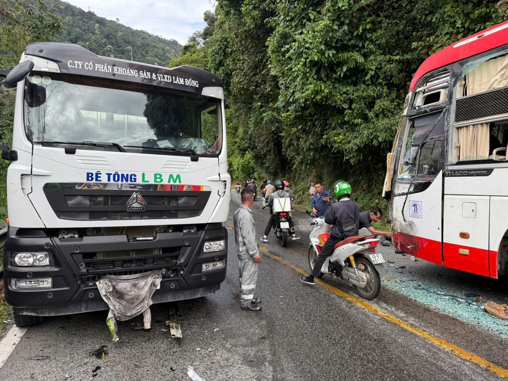 Tai nạn liên hoàn trên đèo Bảo Lộc, 2 phụ nữ thoát chết trong gang tấc - 1