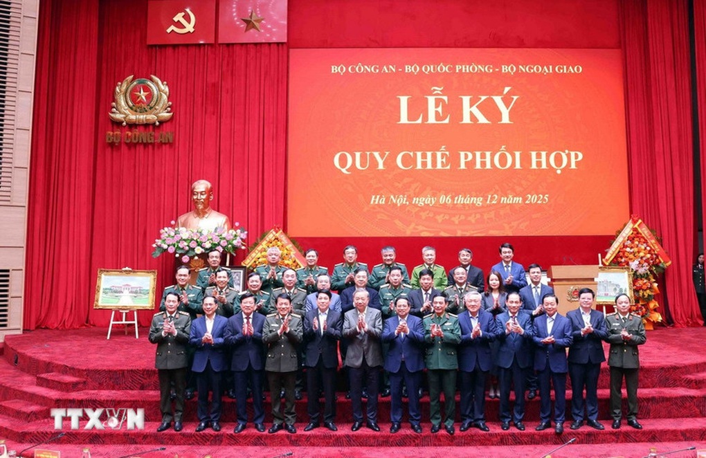 Tăng cường phối hợp Công an - Quân đội - Ngoại giao trong giai đoạn mới - 1 Tăng cường phối hợp Công an - Quân đội - Ngoại giao trong giai đoạn mới - 1