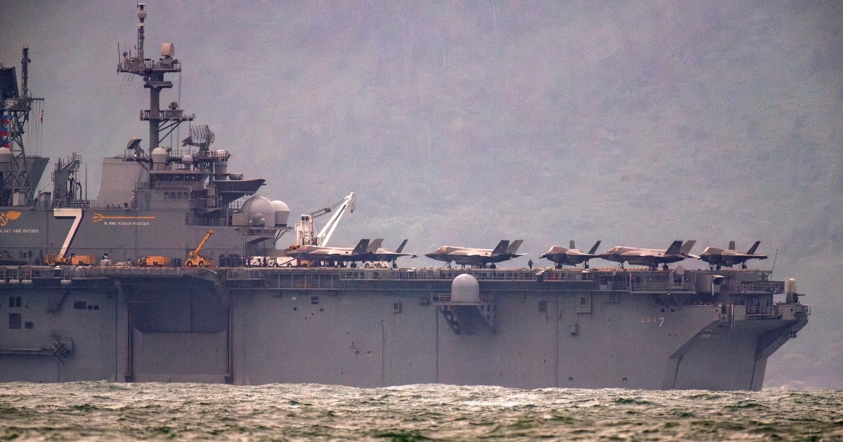 Tàu đổ bộ Tripoli của Mỹ mang theo máy bay tàng hình F-35B vào thăm Đà Nẵng