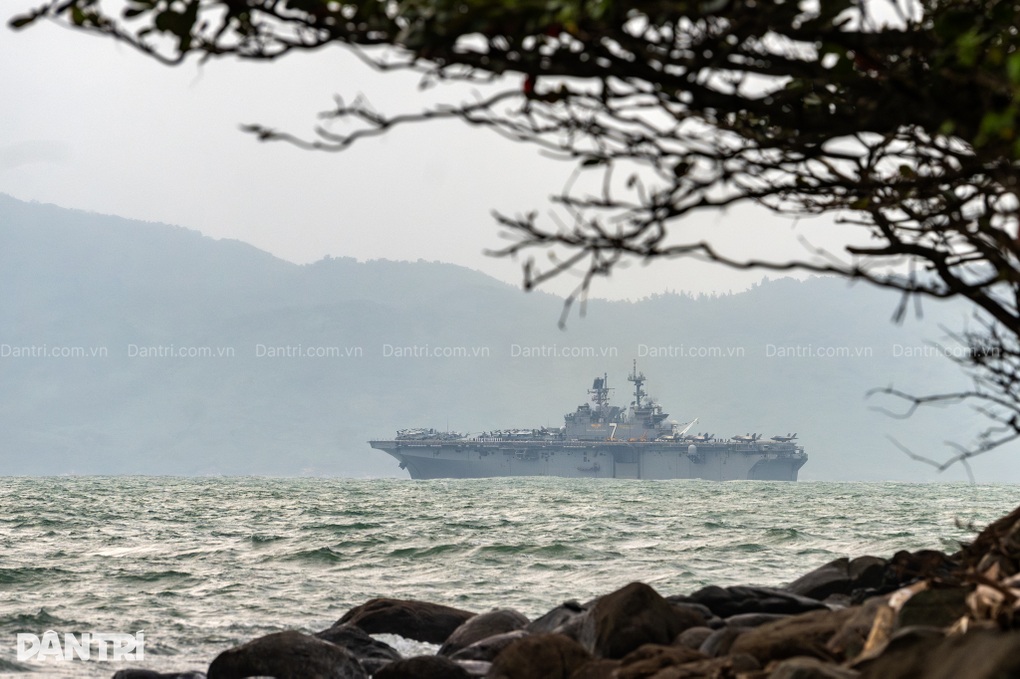 Tàu đổ bộ Tripoli của Mỹ mang theo máy bay tàng hình F-35B vào thăm Đà Nẵng   - 4