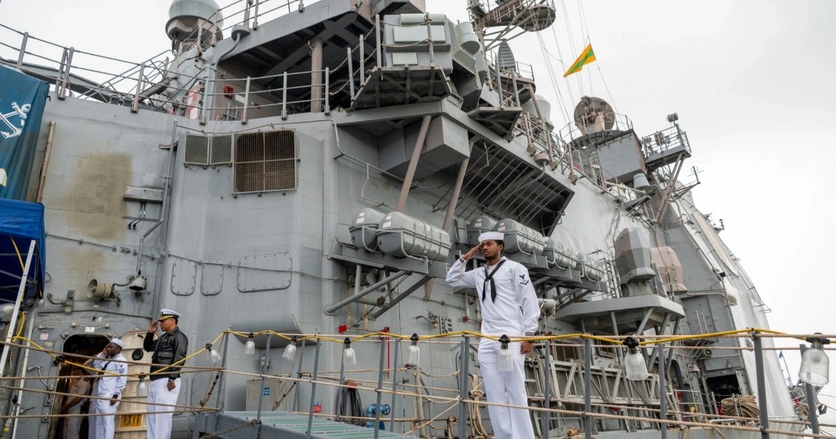 Cận cảnh tàu tuần dương USS Robert Smalls của Hải quân Mỹ