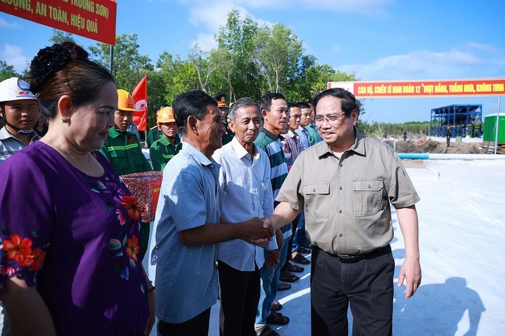 Thủ tướng Phạm Minh Chính kiểm tra các dự án tại Đất Mũi, Cà Mau - 3