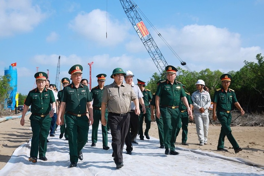 Thủ tướng Phạm Minh Chính kiểm tra các dự án tại Đất Mũi, Cà Mau - 1