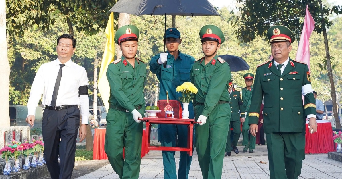 Tây Ninh viếng, truy điệu 183 hài cốt liệt sỹ hy sinh tại Campuchia