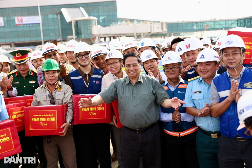 Thủ tướng kiểm tra sân bay Long Thành trước ngày đón chuyến bay đầu tiên - 3 Thủ tướng kiểm tra sân bay Long Thành trước ngày đón chuyến bay đầu tiên - 3