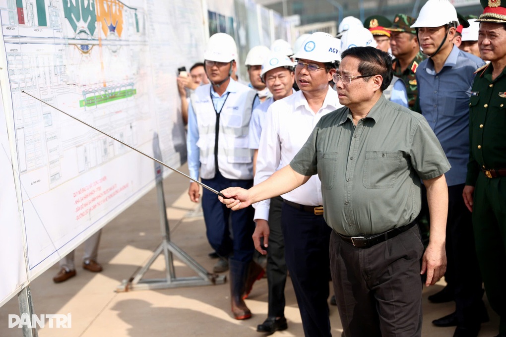 Thủ tướng kiểm tra sân bay Long Thành trước ngày đón chuyến bay đầu tiên - 2 Thủ tướng kiểm tra sân bay Long Thành trước ngày đón chuyến bay đầu tiên - 2