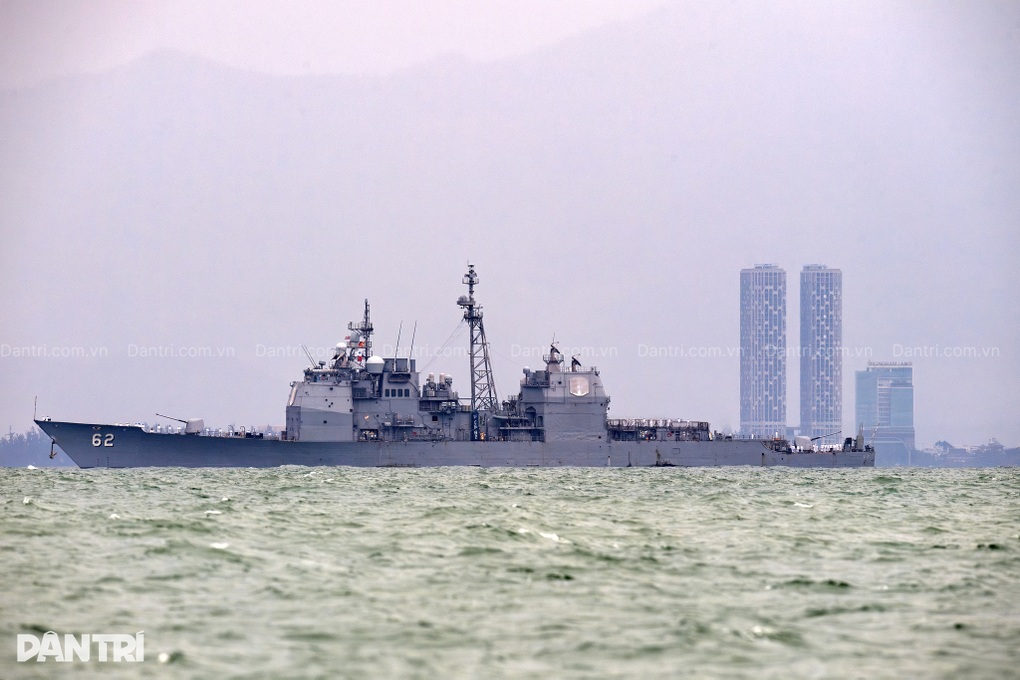 Tàu đổ bộ Tripoli của Mỹ mang siêu máy bay tàng hình F-35B vào thăm Đà Nẵng - 3