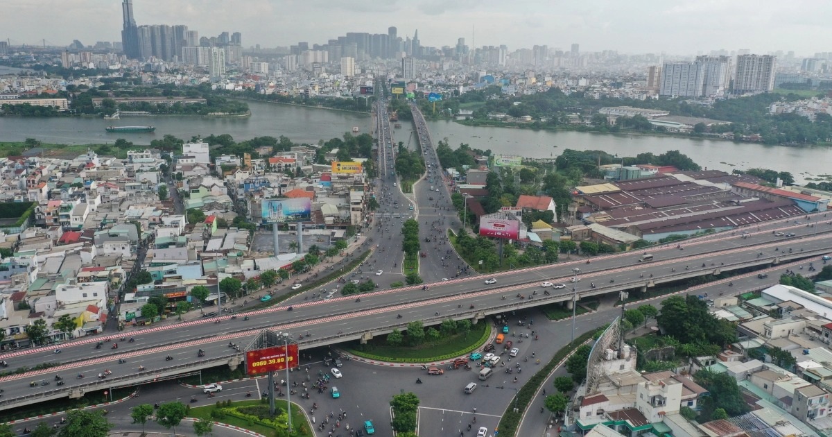 TPHCM sẽ xây 2 đường trên cao, mở rộng quốc lộ 13 năm 2026