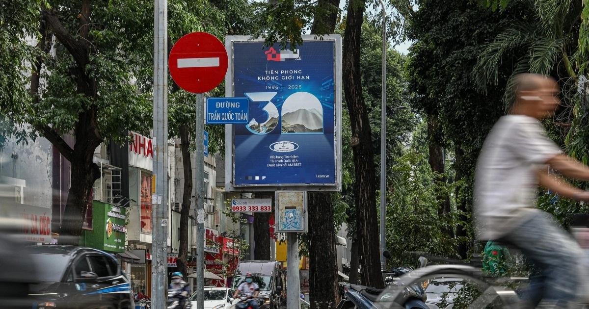 TPHCM tổng rà soát trụ, bảng quảng cáo ngoài trời