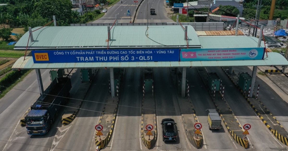 Lý do chưa thể tháo dỡ các trạm thu phí bỏ hoang trên quốc lộ 51