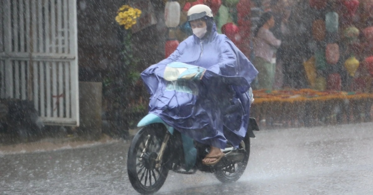 TPHCM ứng phó với áp thấp nhiệt đới mới đang hướng vào Biển Đông