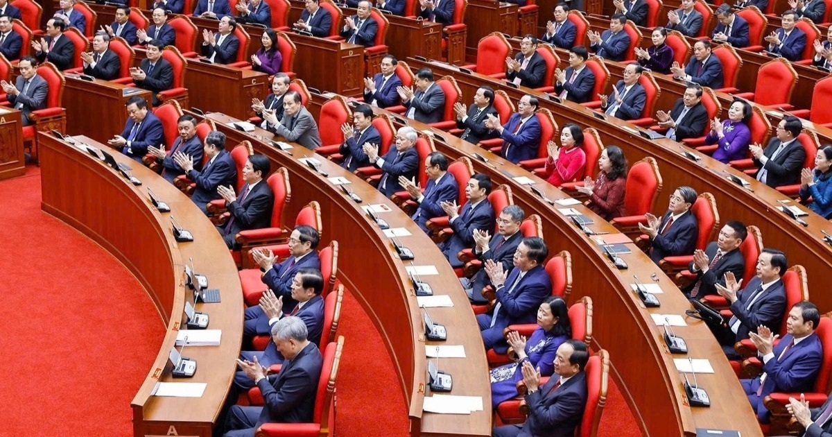 Thông cáo ngày làm việc thứ hai và phiên bế mạc Hội nghị Trung ương 15