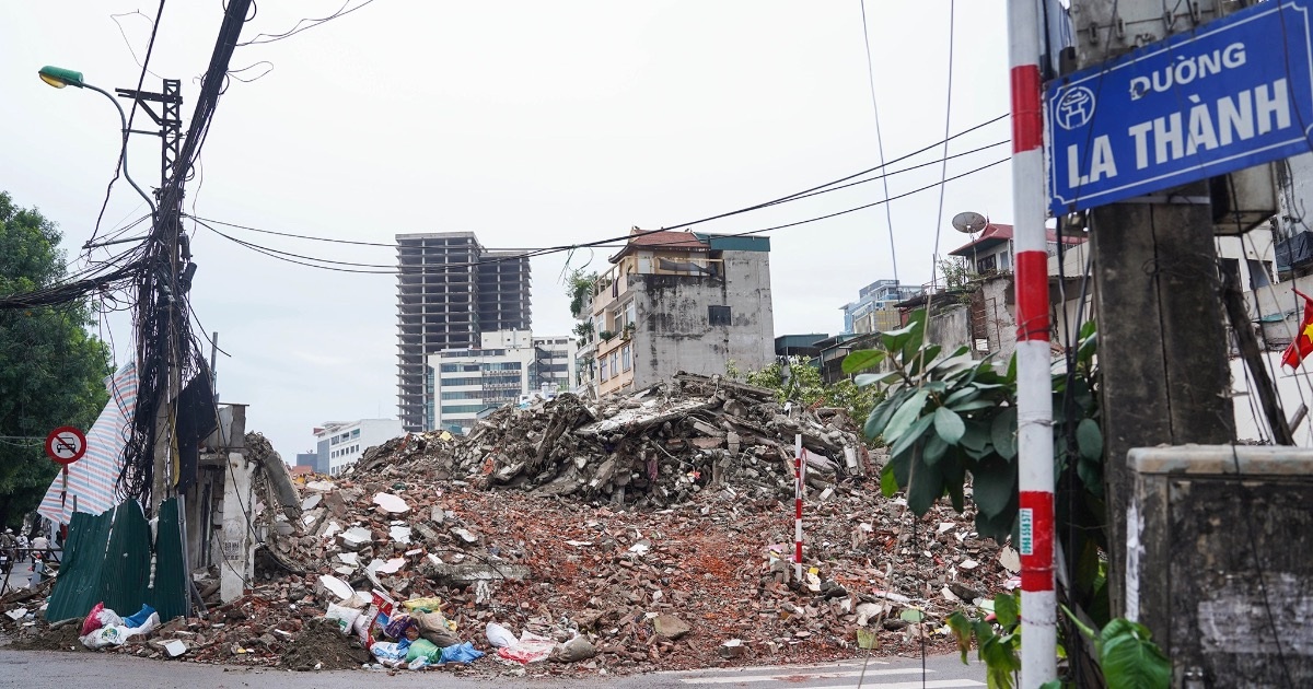 Hiện trạng đường Vành đai 1 Voi Phục – Hoàng Cầu sau cưỡng chế giải toả