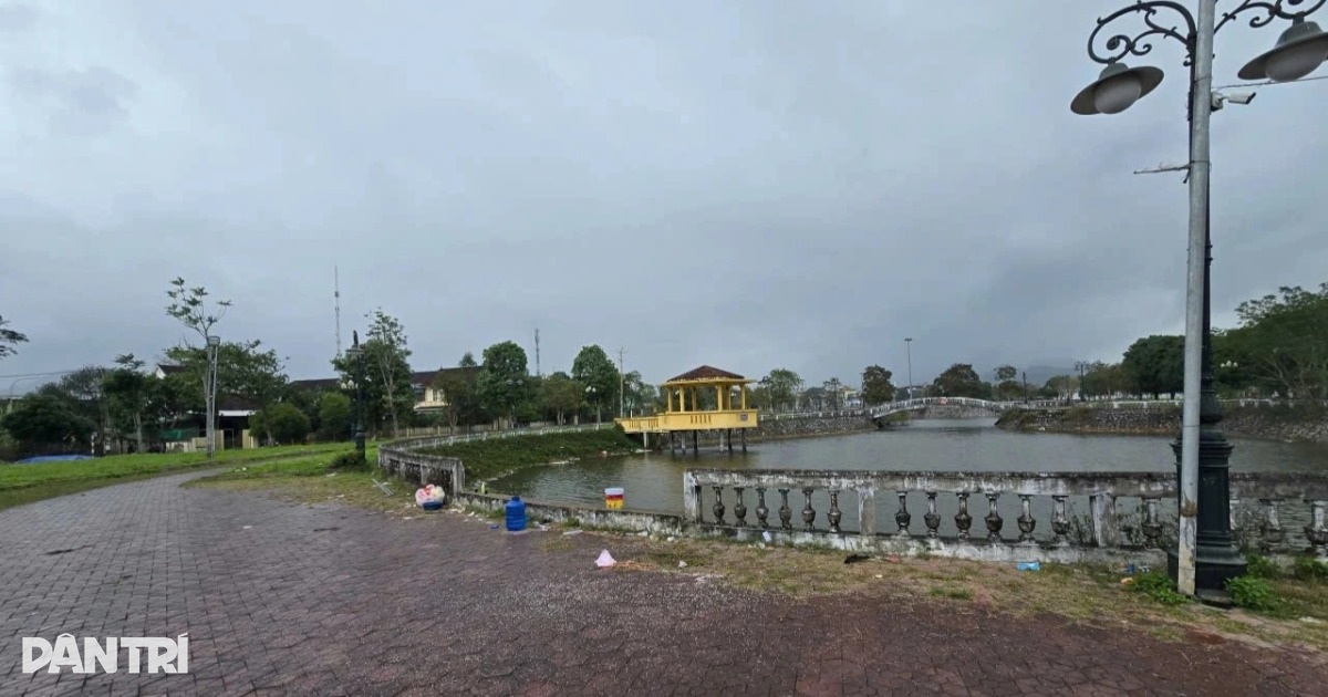 Hai học sinh đuối nước ở hồ công viên: Trách nhiệm thuộc về ai?