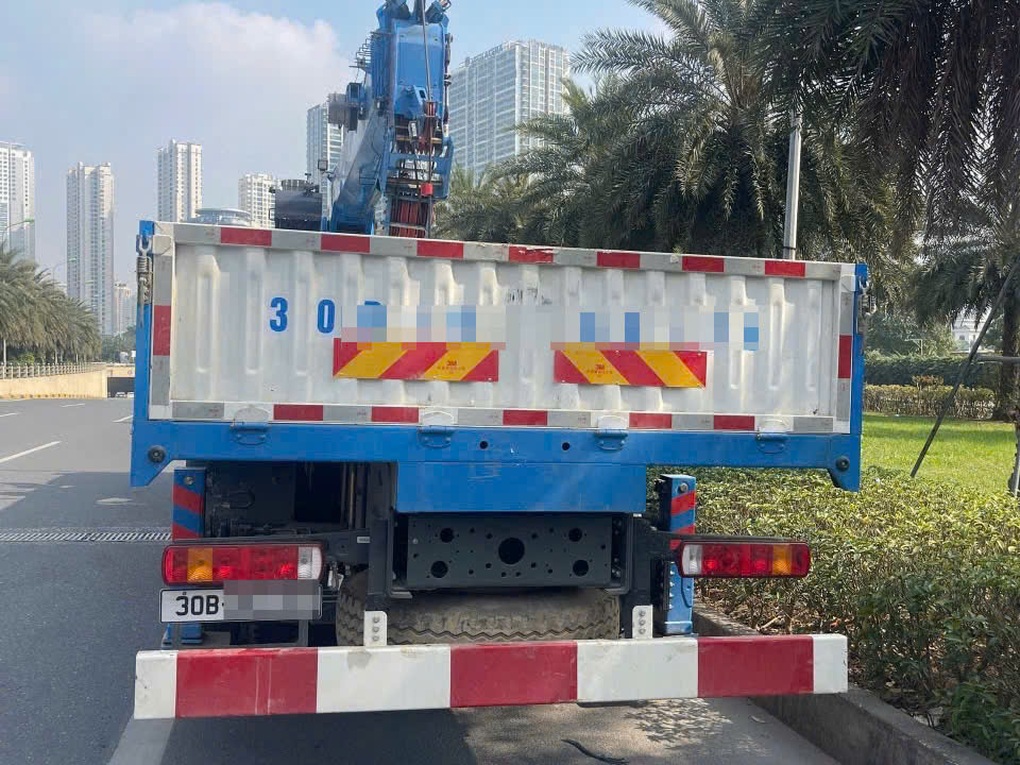 CSGT “soi” camera AI, hàng loạt xe tải bị xử phạt trong giờ cao điểm - 2